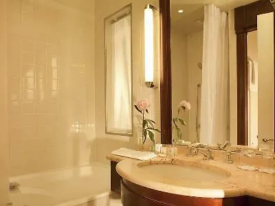 De L'arcade Hotell 3*