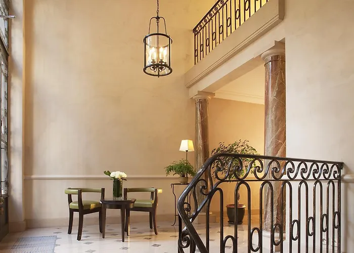 De L'arcade Hotel 3*