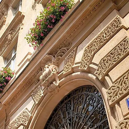 Hotel De L'arcade 3*