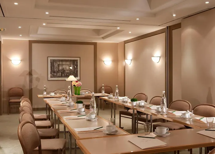 Hotel De L'arcade Parigi