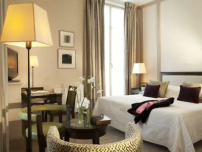 호텔 드 라카드 3*