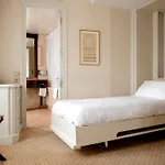 De L'arcade Hotel 3*