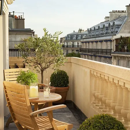 De L'arcade Paris